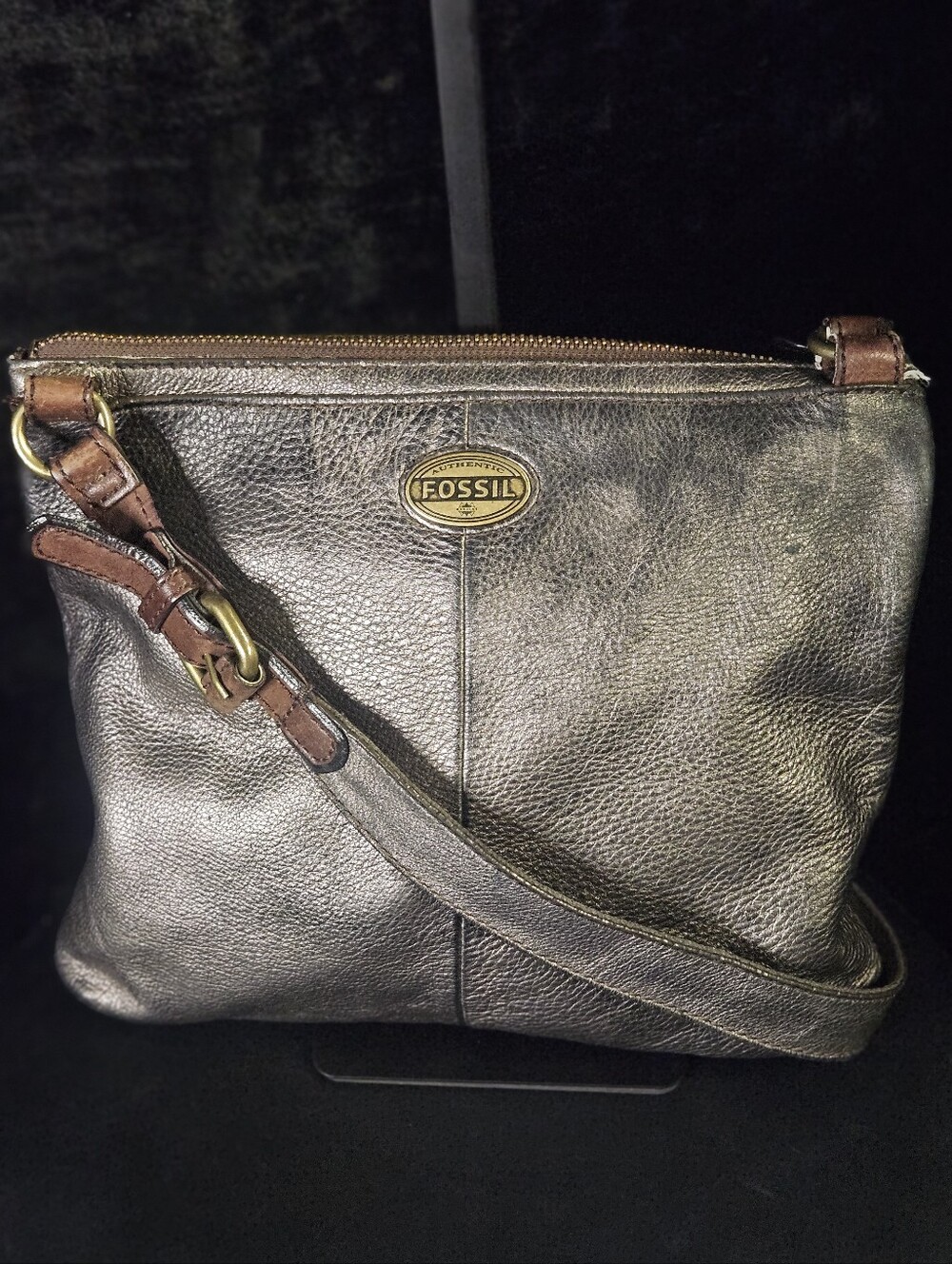Fossil Explorer Metallic Pewter Leather Crossbody Bag - Amazing Condition!